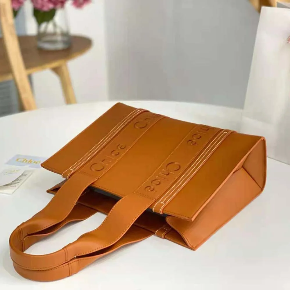 Chloe Medium Woody Tote Bag for Women in Brown