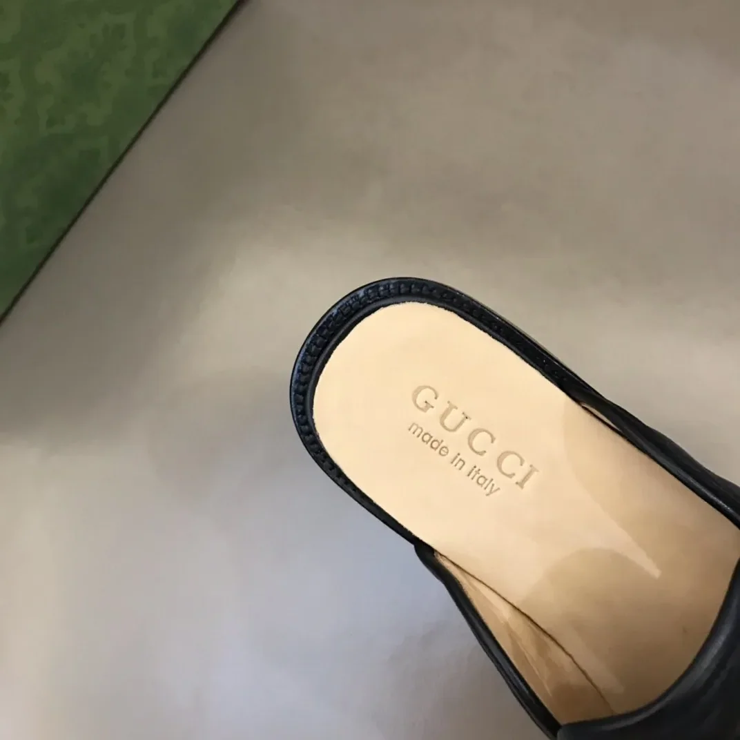 Gucci Slipper With Interlocking G Black Gucci Slipper With Interlocking G Black