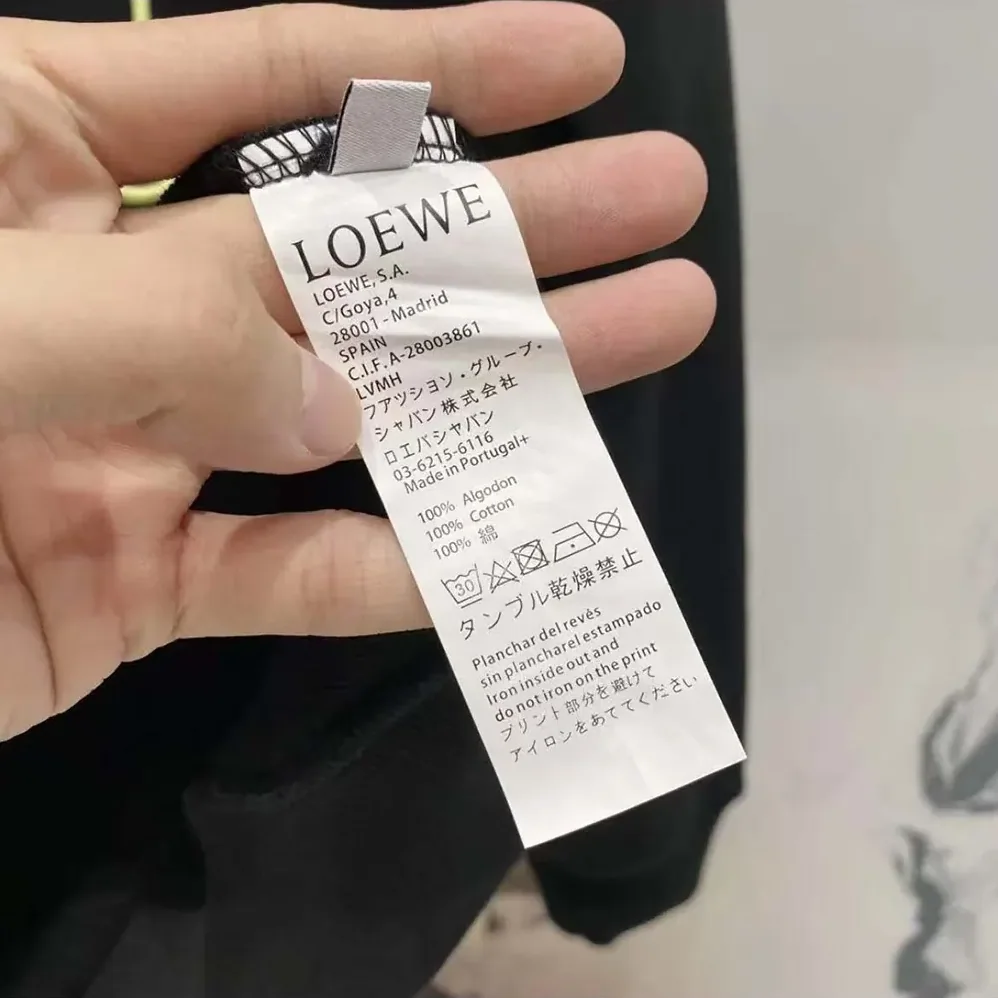 Loewe Anagram Regular Fit Sweatshirt in Cotton for Men in Black/Red Loewe Anagram Regular Fit Sweatshirt in Cotton for Men in Black/Red