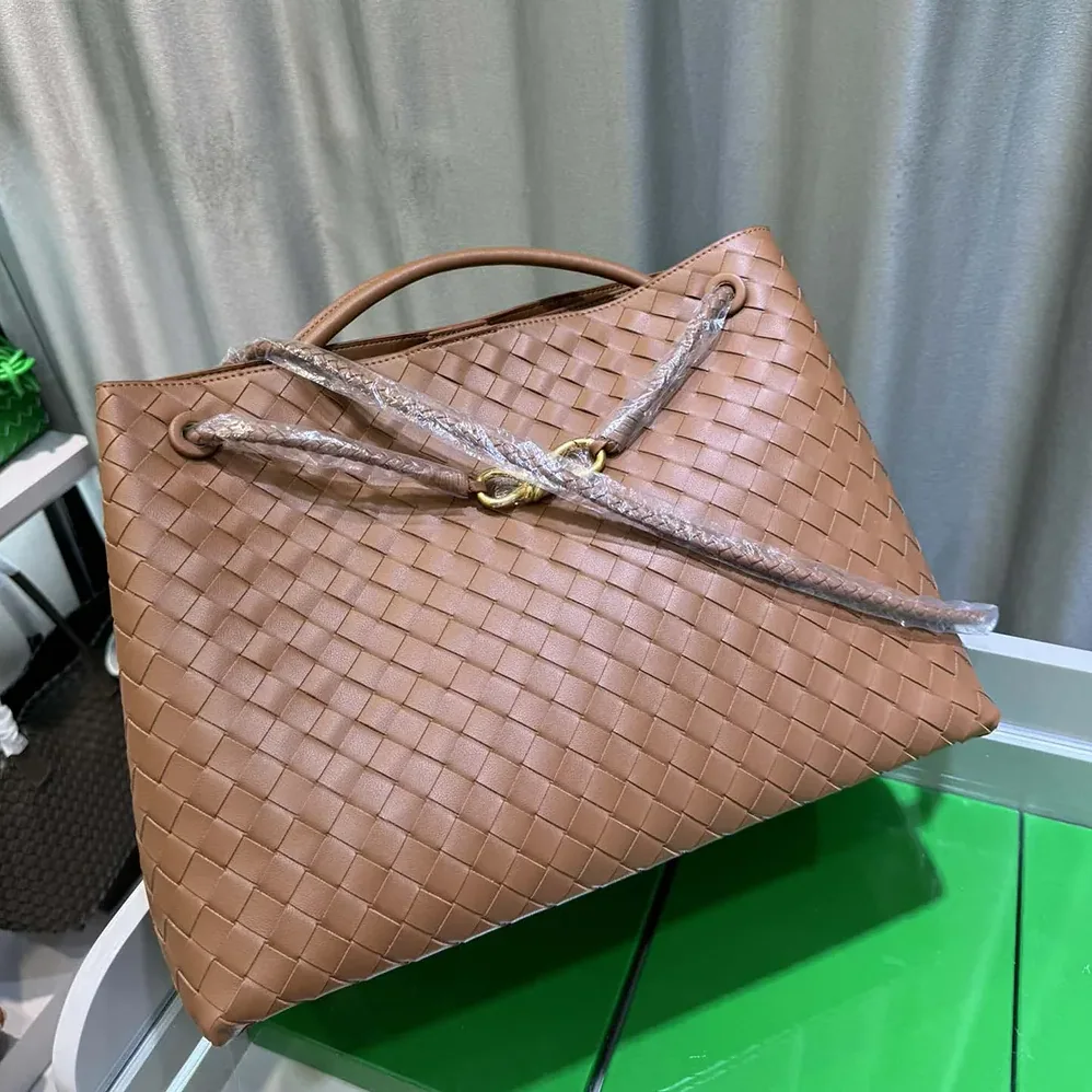 Bottega Veneta Medium Andiamo Intrecciato Leather Top Handle Bag for Women in Brown Bottega Veneta Medium Andiamo Intrecciato Leather Top Handle Bag for Women in Brown