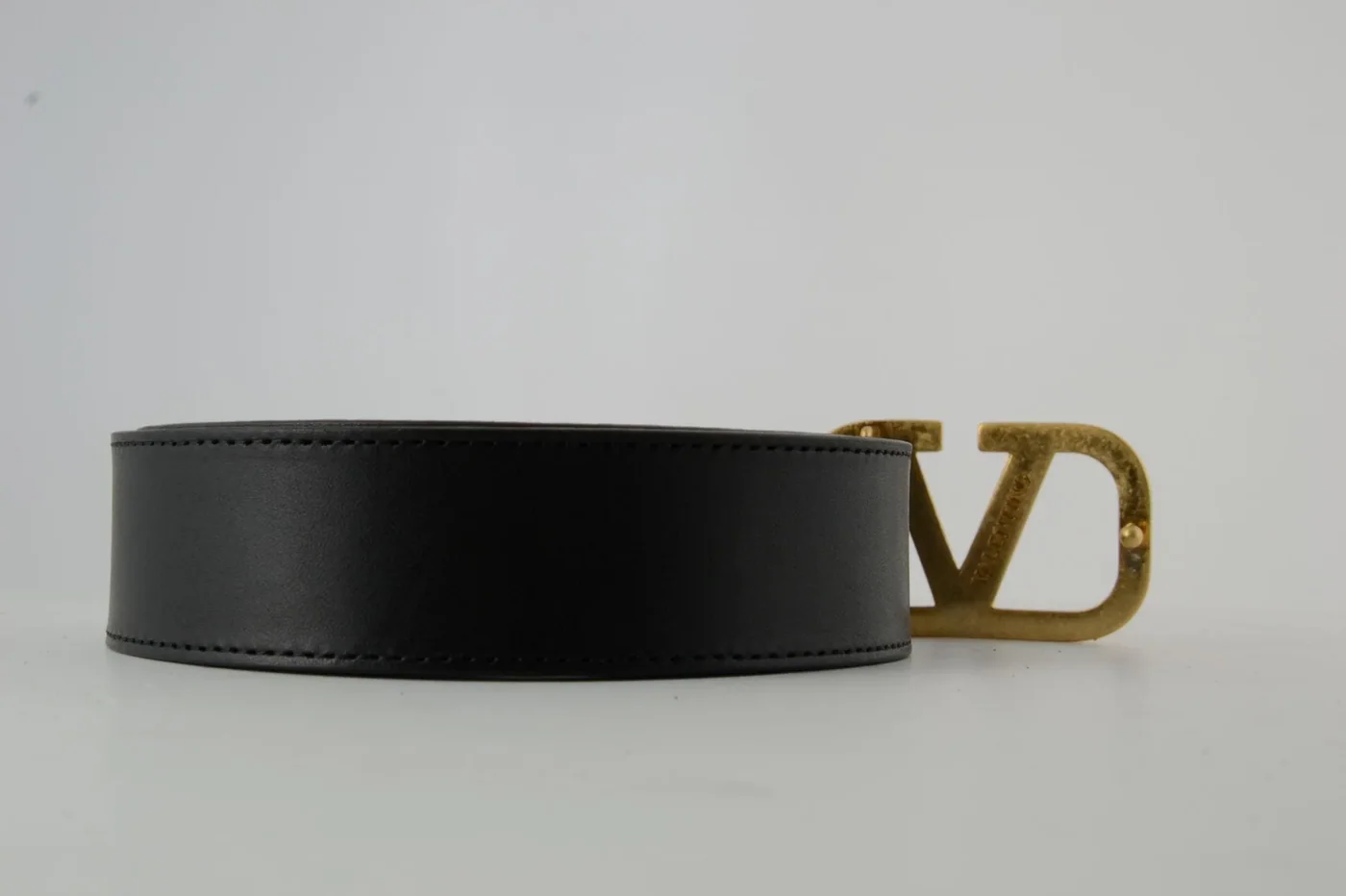 Black V Gold Buckle Leather Belt