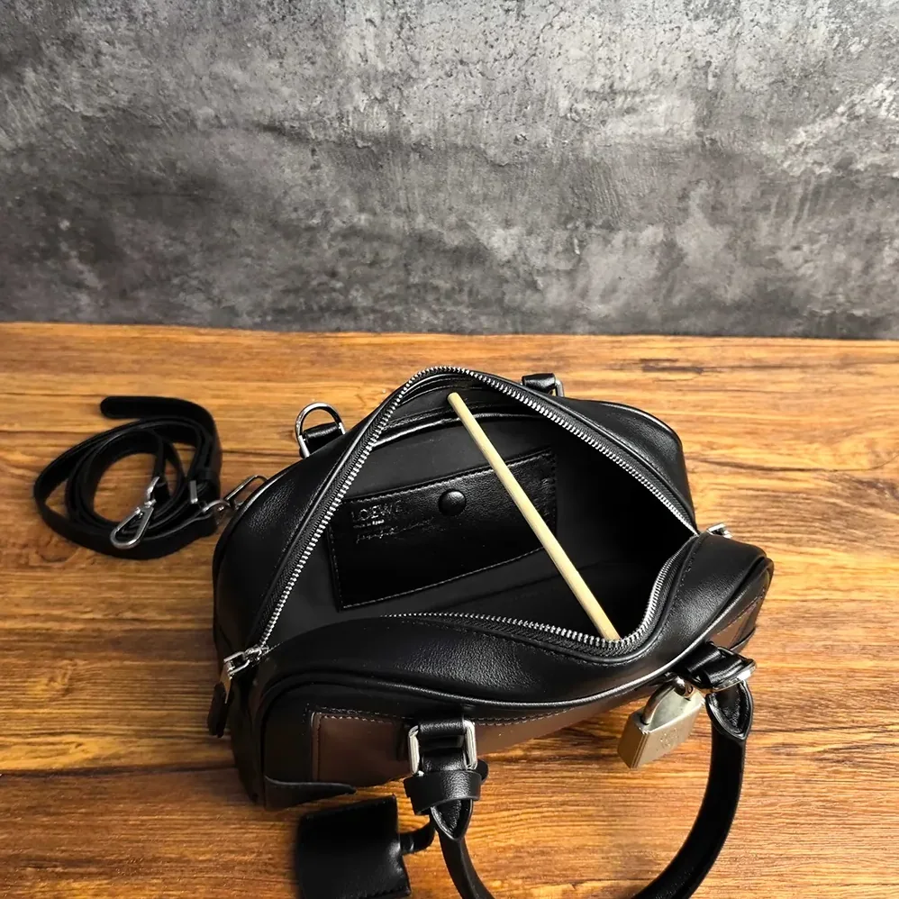 Loewe Amazona 23 Cropped Bag in Nappa Calfskin for Women in Black/Burgundy Loewe Amazona 23 Cropped Bag in Nappa Calfskin for Women in Black/Burgundy