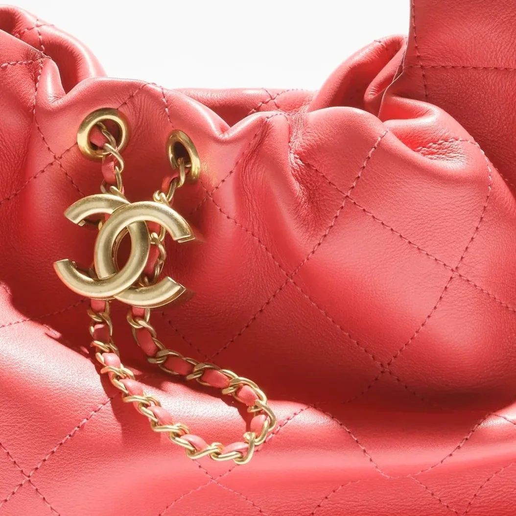 Chanel Hobo Handbag Coral /