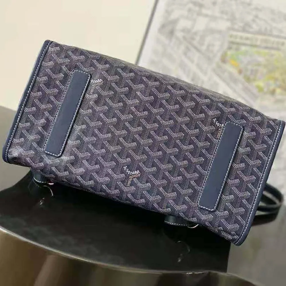 Goyard Saint Léger Backpack in Goyardine Canvas & Chevroches Calfskin for Women in Navy Goyard Saint Léger Backpack in Goyardine Canvas & Chevroches Calfskin for Women in Navy