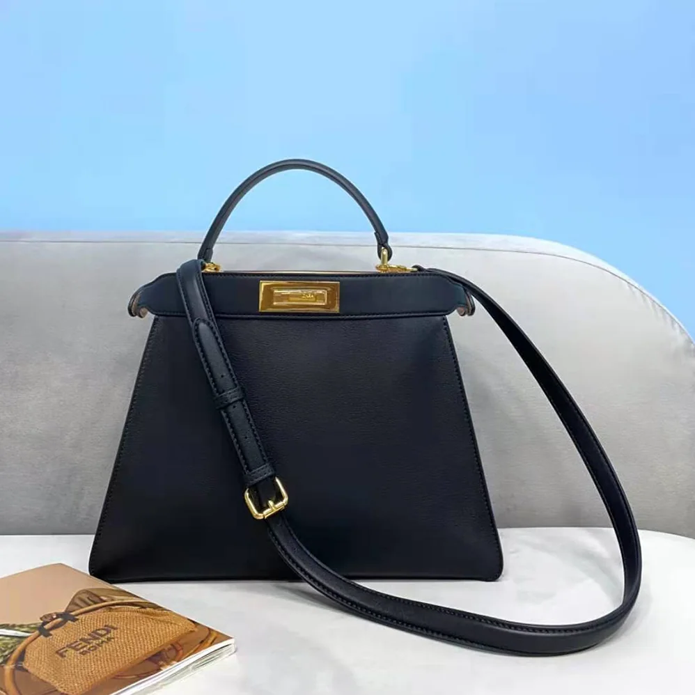 Fendi Peekaboo Iseeu Medium Leather Bag for Women in Black Fendi Peekaboo Iseeu Medium Leather Bag for Women in Black