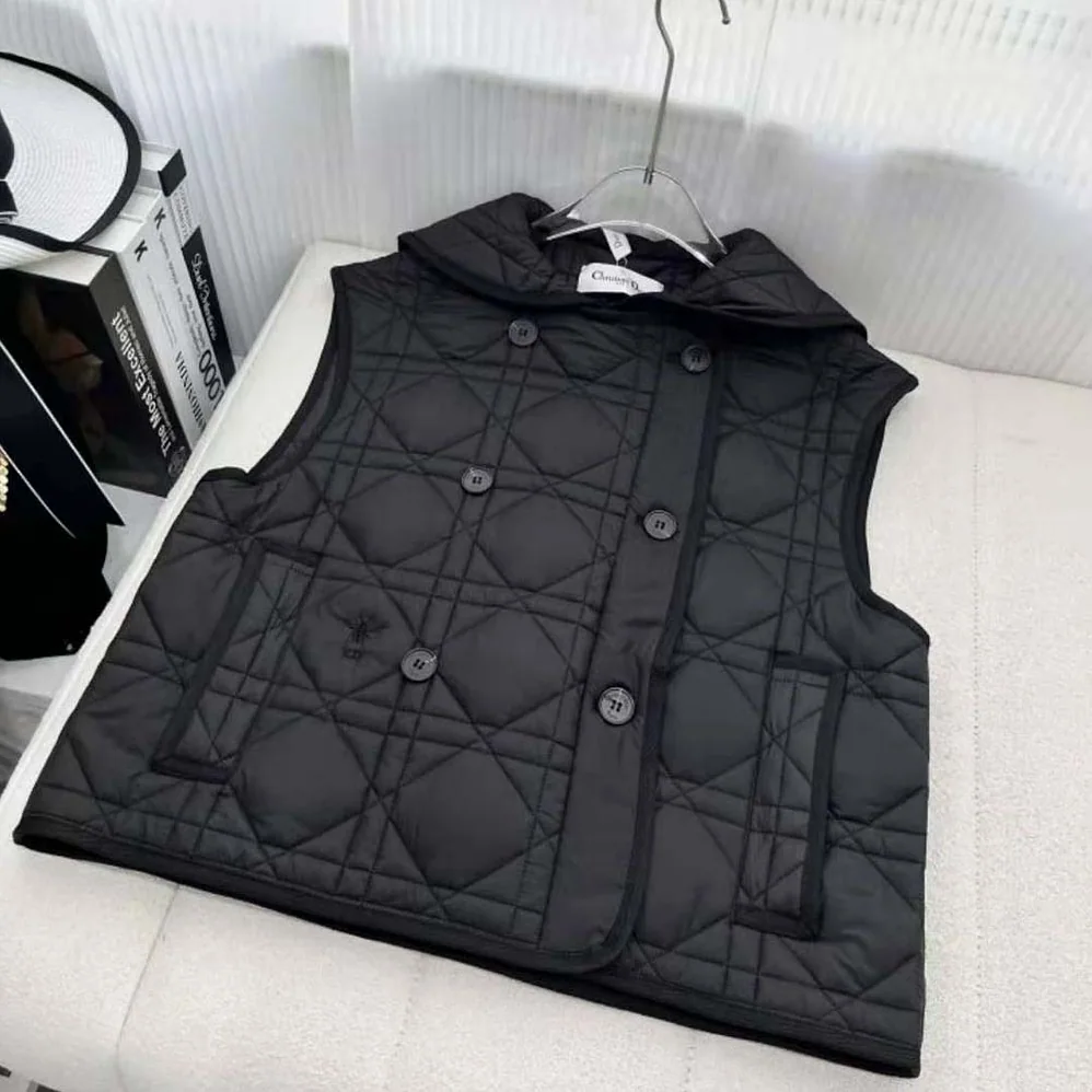 Dior Sleeveless Cropped Macrocannage Vest Navy Blue Quilted Technical Taffeta for Women Dior Sleeveless Cropped Macrocannage Vest Navy Blue Quilted Technical Taffeta for Women