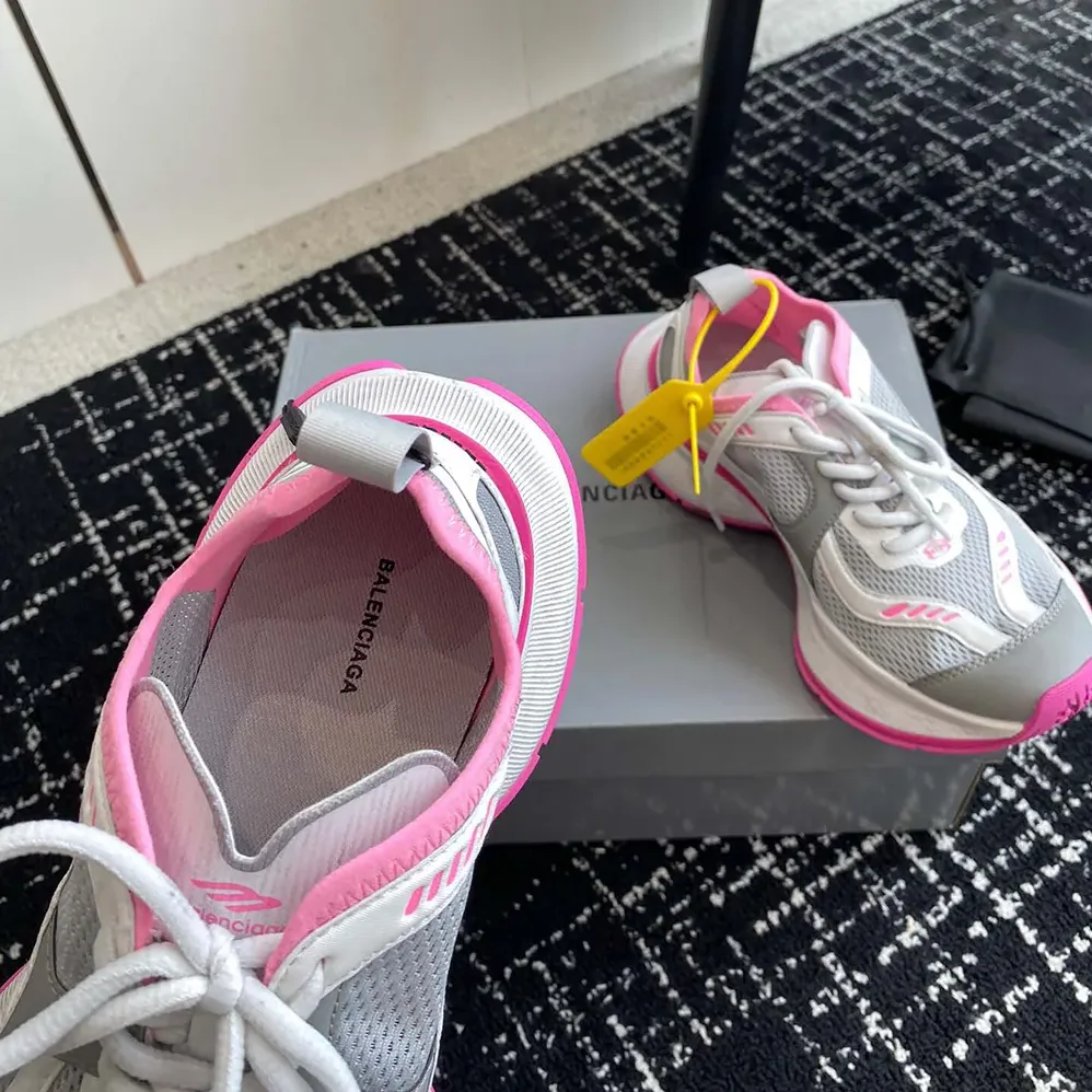 Balenciaga Circuit Sneaker in Grey White and Pink Polyester for Unisex Balenciaga Circuit Sneaker in Grey White and Pink Polyester for Unisex