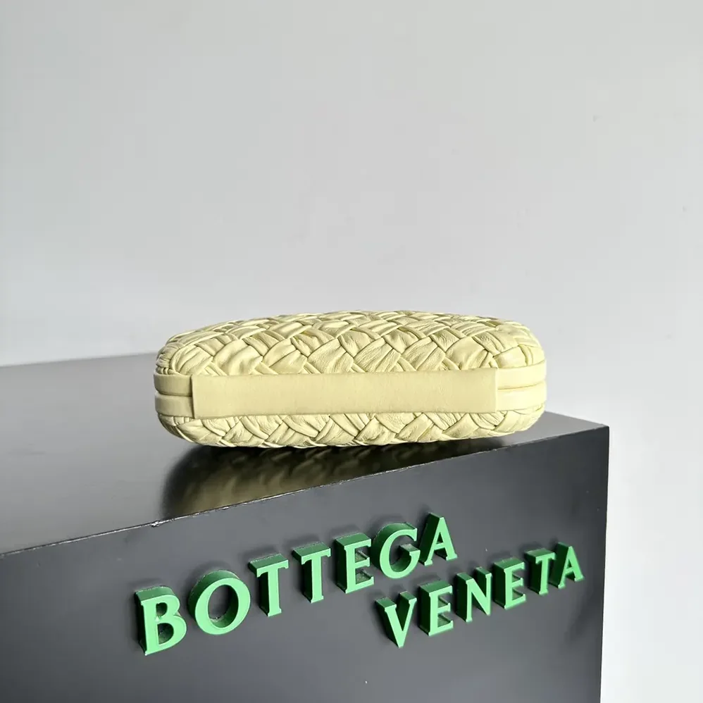 Bottega Veneta Knot Minaudière Clutch in Calfskin Leather for Women in Yellow Bottega Veneta Knot Minaudière Clutch in Calfskin Leather for Women in Yellow