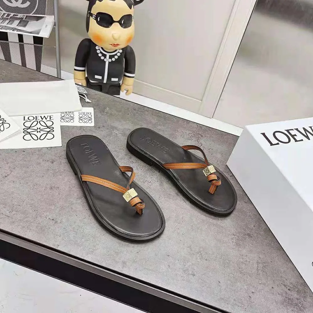 Loewe Dice Flip Flop in Calfskin for Women in Black Loewe Dice Flip Flop in Calfskin for Women in Black