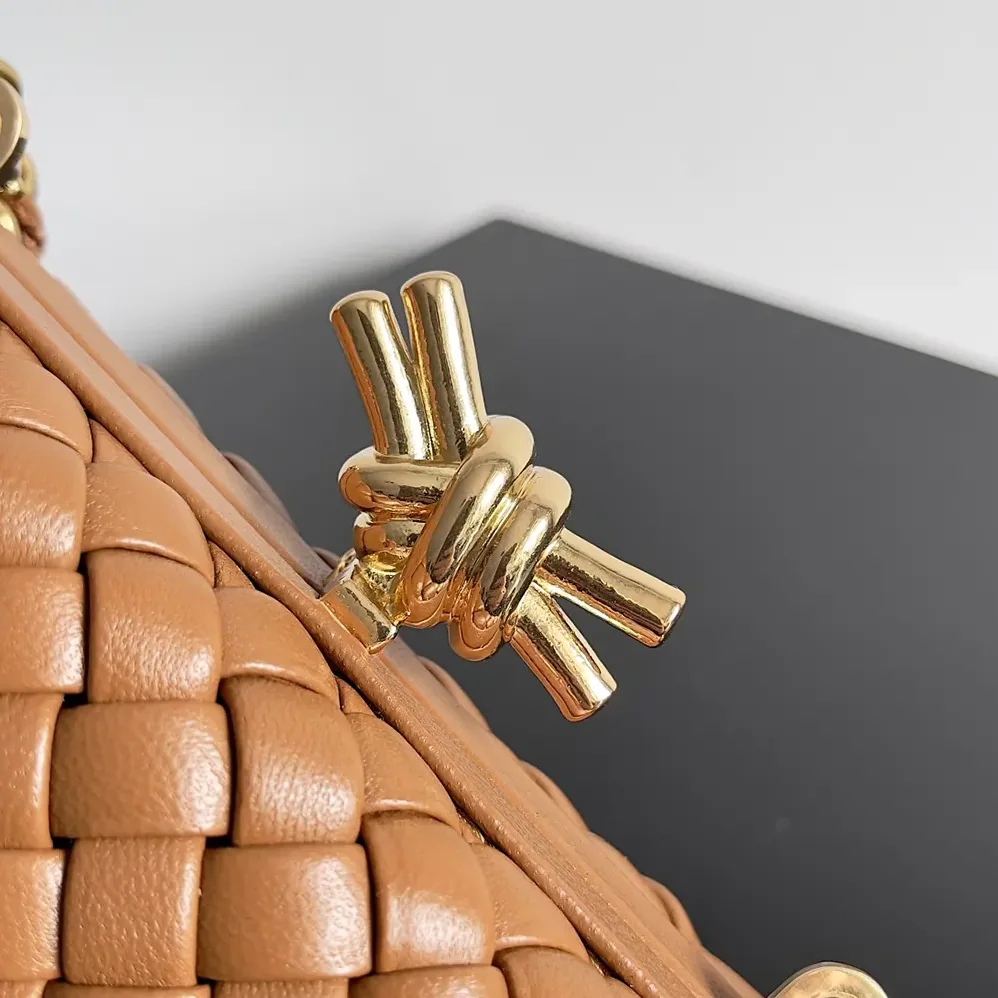 Bottega Veneta Knot Minaudière Clutch in Calfskin Leather for Women in Brown Bottega Veneta Knot Minaudière Clutch in Calfskin Leather for Women in Brown