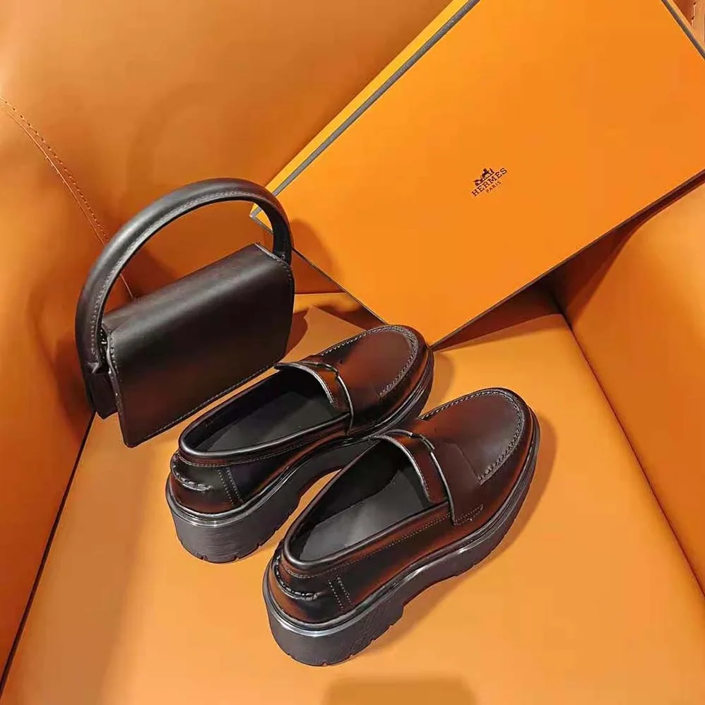 Hermes Hitch Loafer in Glazed Calfskin for Women in Black Hermes Hitch Loafer in Glazed Calfskin for Women in Black