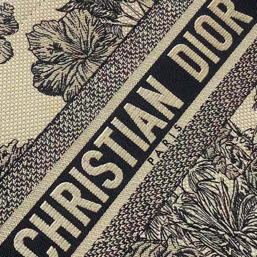 Dior Medium Dior Book Tote Beige Multicolor Toile de Jouy Voyage Embroidery for Women Dior Medium Dior Book Tote Beige Multicolor Toile de Jouy Voyage Embroidery for Women