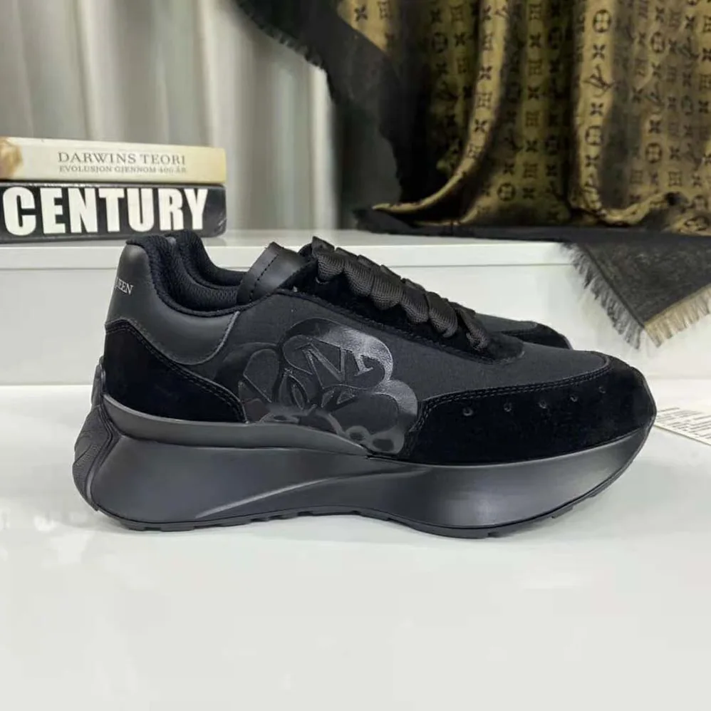 Alexander Mcqueen Sprint Runner in Calf Leather for Unisex in Black