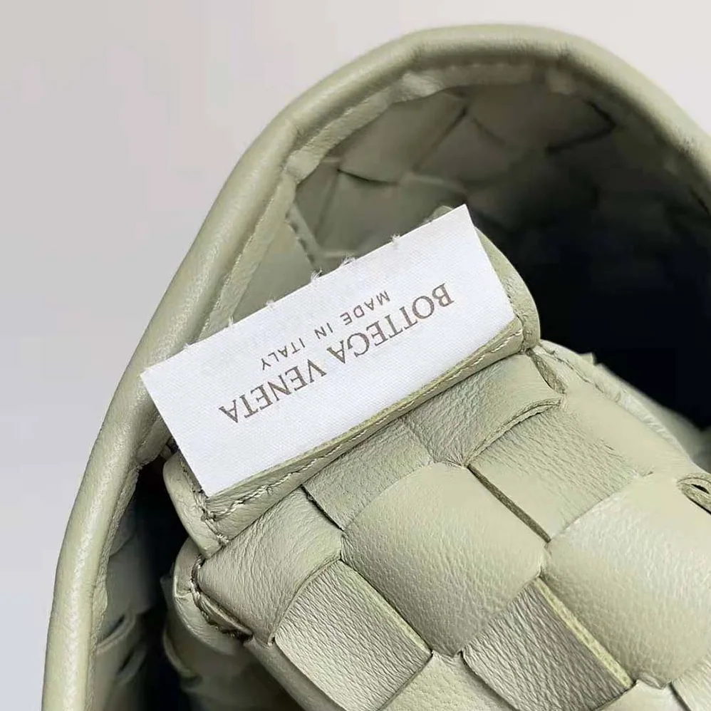 Bottega Veneta Medium Sardine in Supple Lambskin Leather for Women in Green