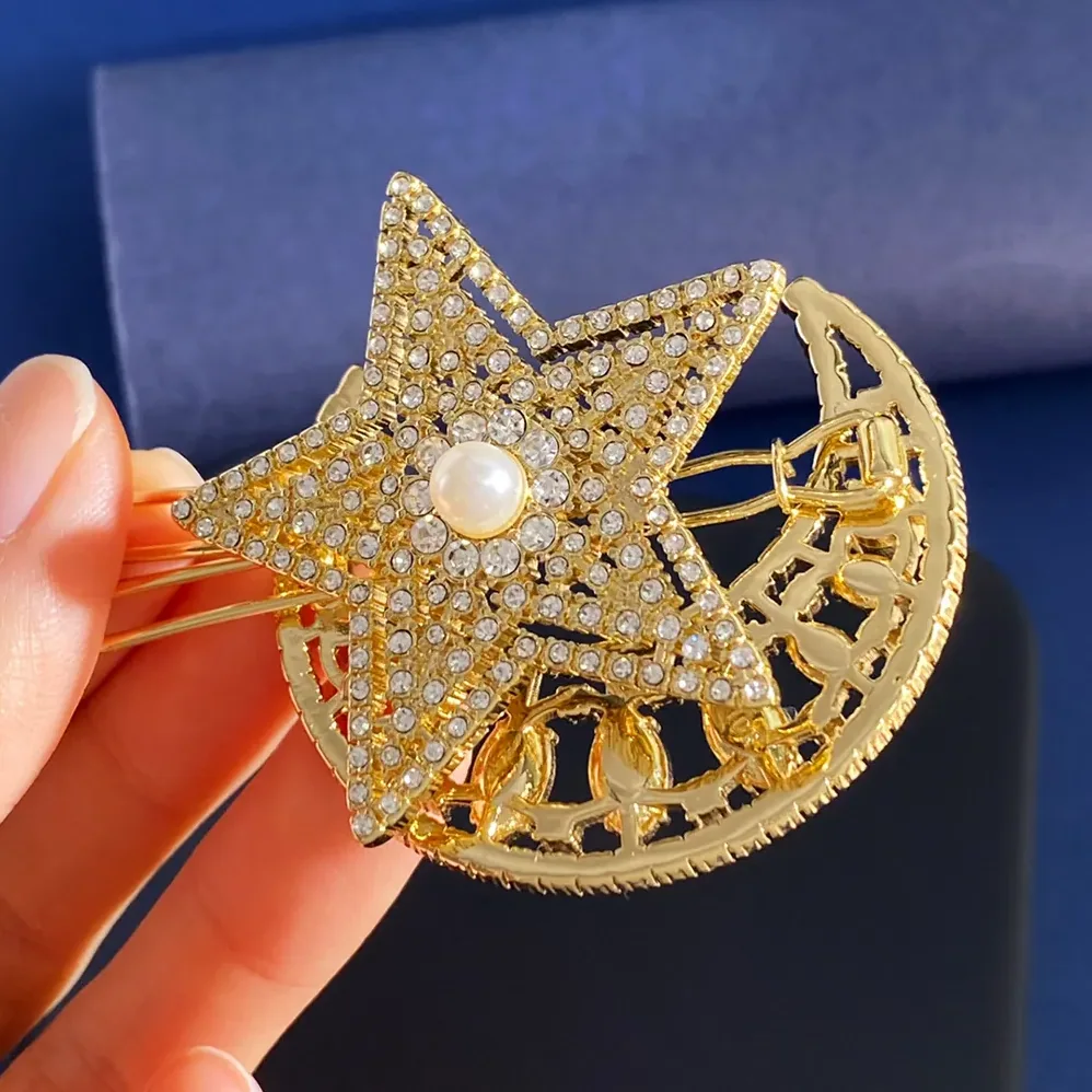 Dior Nuit Étoilée Barrette Pale Gold for Women in Finish Metal Dior Nuit Étoilée Barrette Pale Gold for Women in Finish Metal