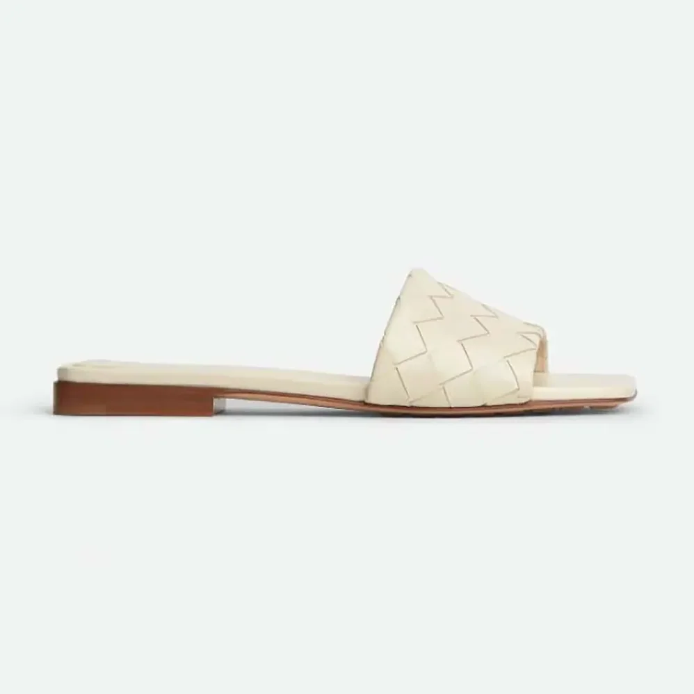 Bottega Veneta Parco Flat Mule for Women in Beige Bottega Veneta Parco Flat Mule for Women in Beige