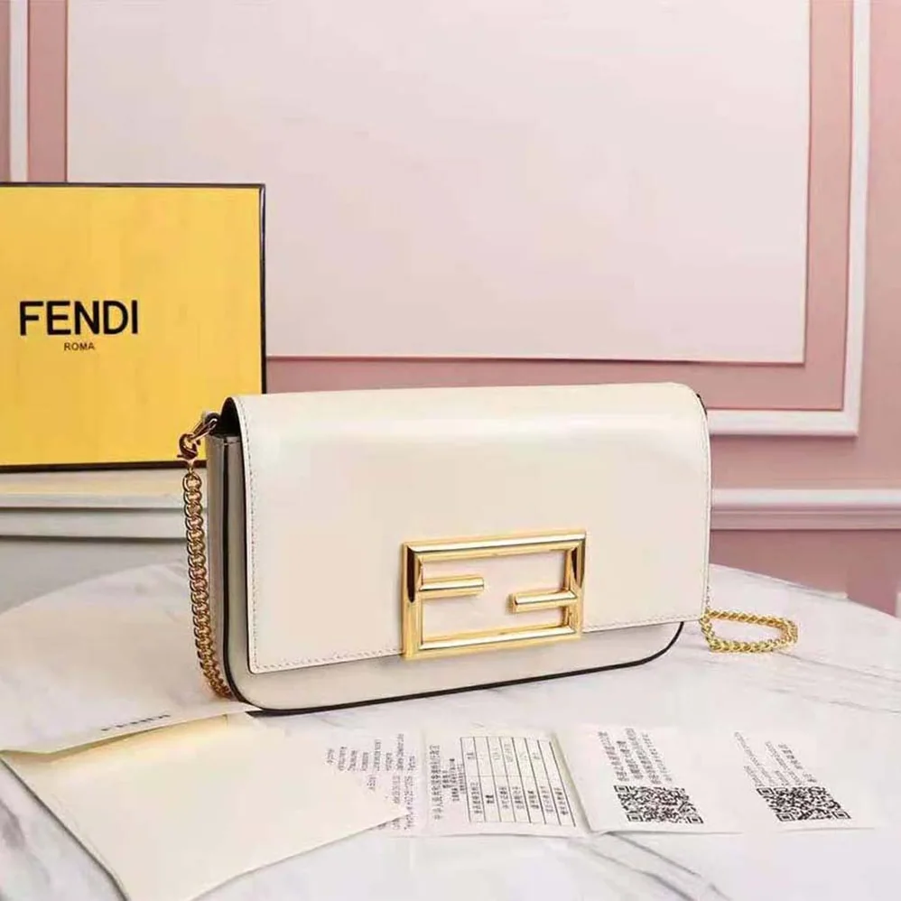 Fendi Wallet on Chain with Pouches Leather Mini-Bag for Women in White Fendi Wallet on Chain with Pouches Leather Mini-Bag for Women in White