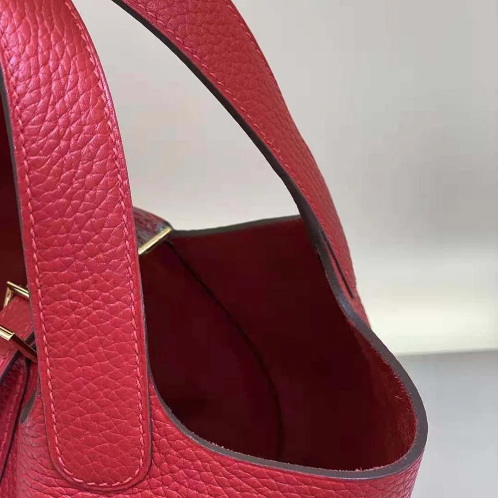 Hermes Picotin Lock 18cm in Clémence leather for Women in Red Hermes Picotin Lock 18cm in Clémence leather for Women in Red