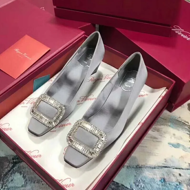 Roger Vivier Belle Vivier Pumps Silk Satin 4.5cm for Women in Silver