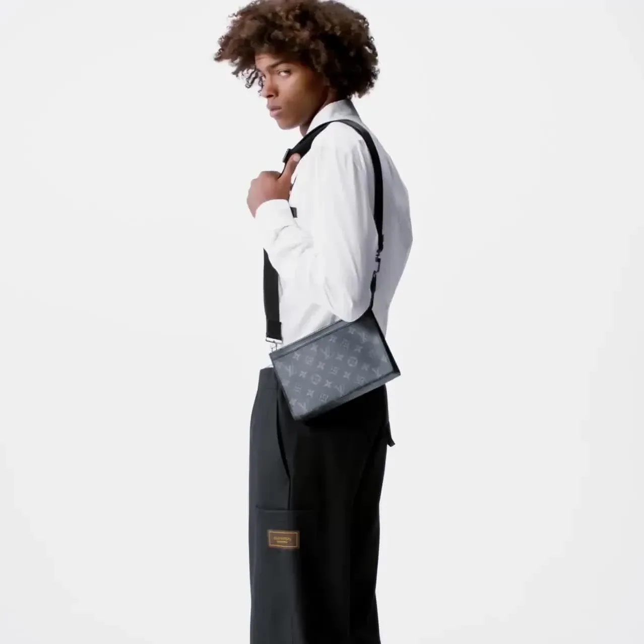 Louis Vuitton Pochette Gaston Wearable Wallet Shoulder Bag / Black Monogram Eclipse Canvas Silver Hardware