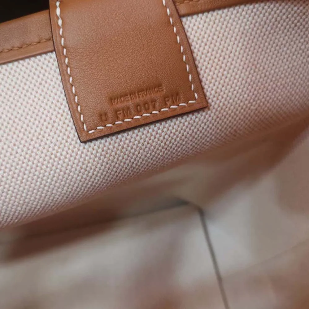 Hermes Steeple 25 Ecru Tote Bag for Unisex in Brown
