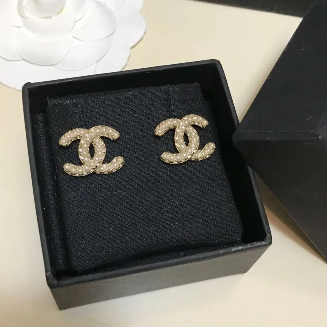 Chanel Pearl Earrings Gold Chanel Pearl Earrings Gold