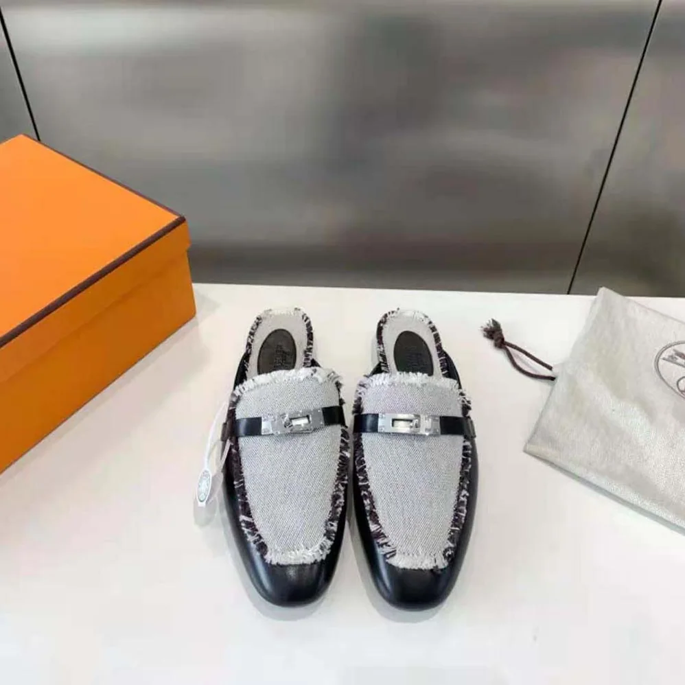 Hermes OZ Mule in Calfskin Leather for Women in Black