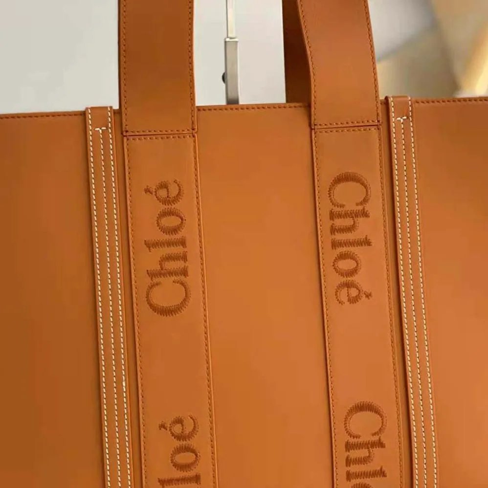 Chloe Large Woody Tote Bag for Women in Brown Chloe Large Woody Tote Bag for Women in Brown