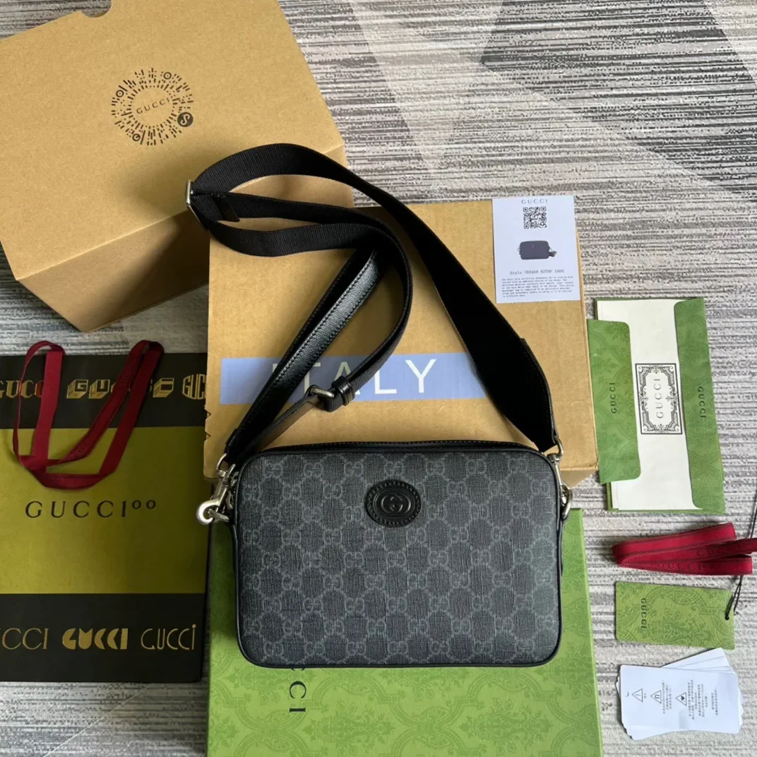 Gucci Shoulder Bag With Interlocking G Black GG Supreme Canvas / Gucci Shoulder Bag With Interlocking G Black GG Supreme Canvas /