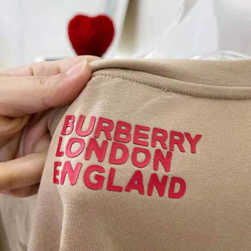 Burberry Love Print Cotton Oversized T for Women in shirt