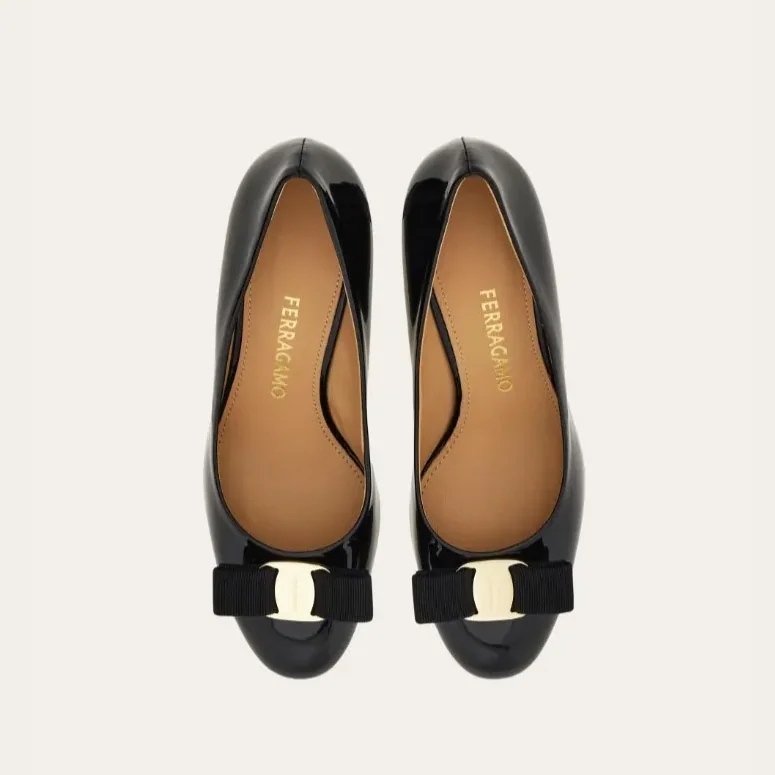 Ferragamo Vara Bow Pump Black 01L218
