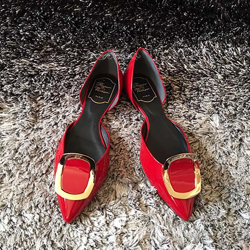 Roger Vivier Shoes Dorsay Ballerinas in Patent Leather for Women in Red Roger Vivier Shoes Dorsay Ballerinas in Patent Leather for Women in Red