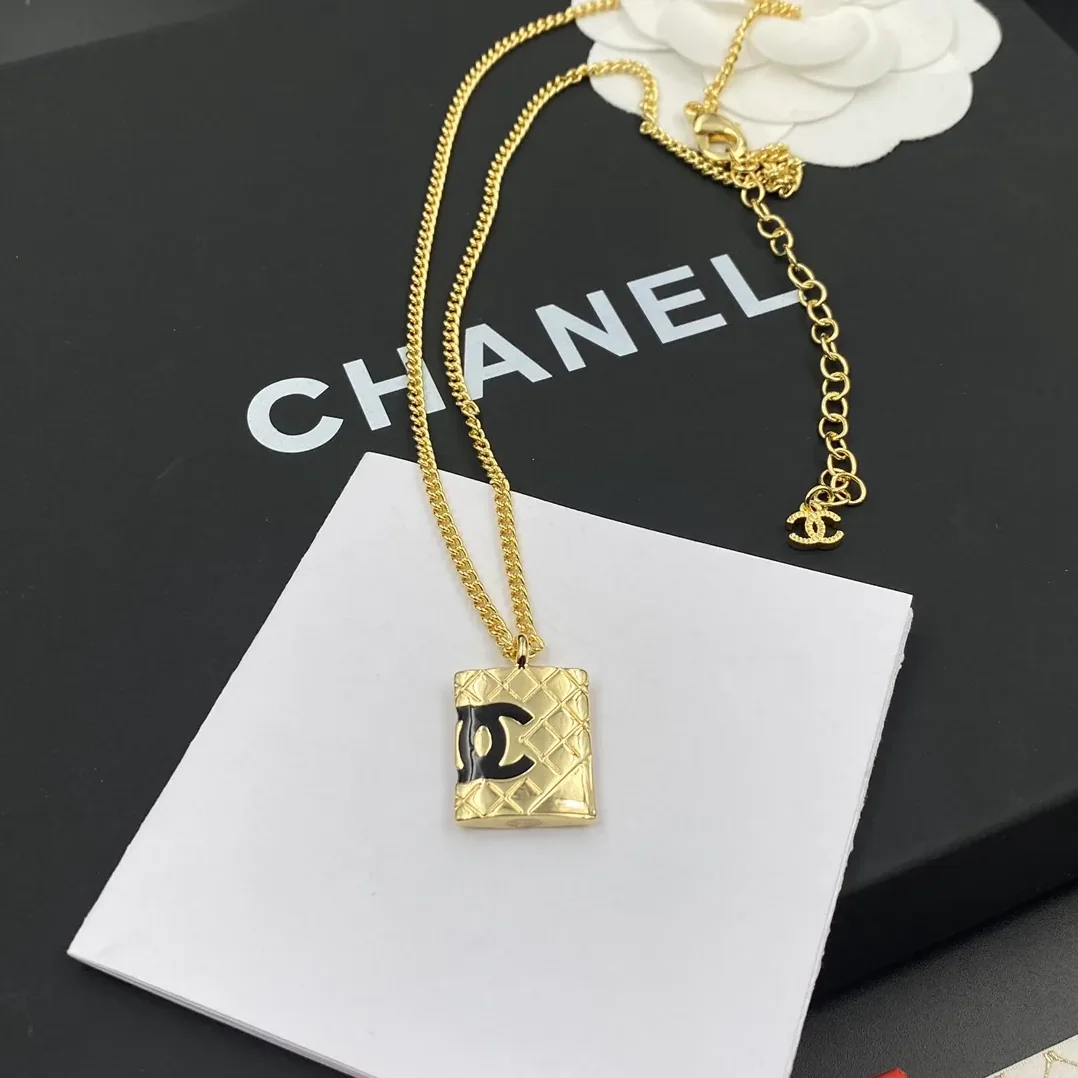 Chanel Brooch Gold in toned Chanel Brooch Gold in toned