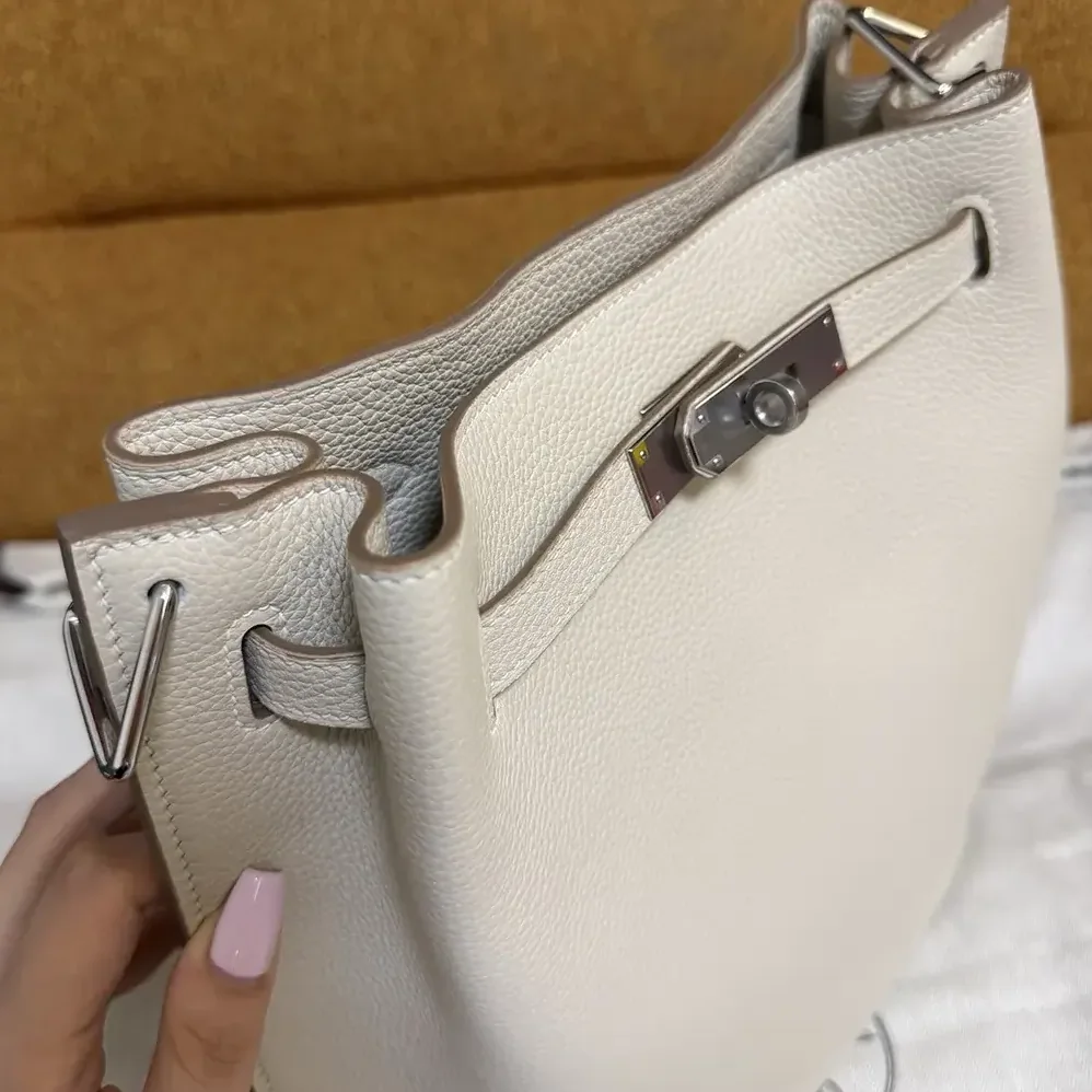 Hermes Togo So Kelly 22 Palladium Hardware for Unisex in White Hermes Togo So Kelly 22 Palladium Hardware for Unisex in White