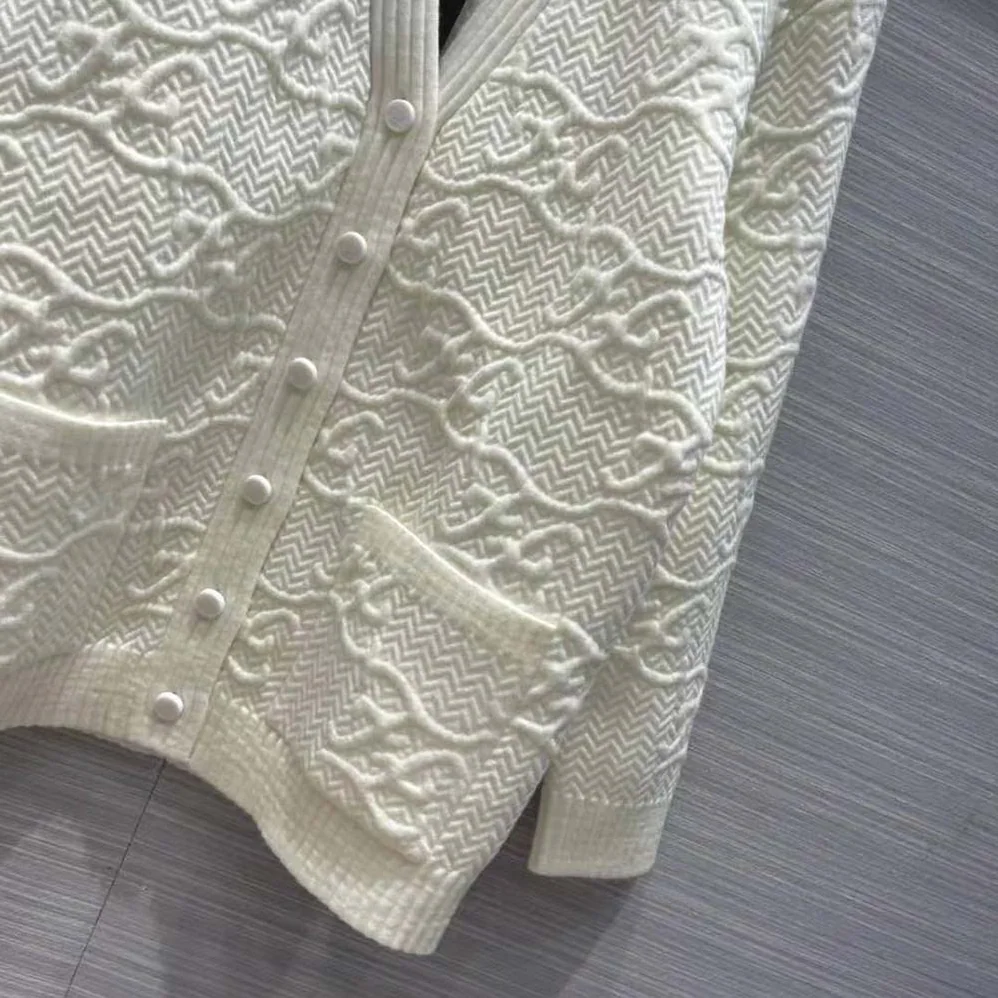 Fendi Cardigan White Wool and Cashmere Cardigan for Women Fendi Cardigan White Wool and Cashmere Cardigan for Women