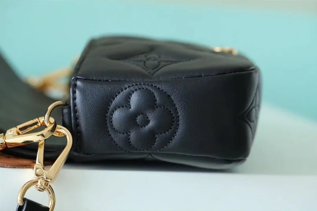 Louis Vuitton Wallet On Strap Bubblegram Monogram In Wallets and Small Leather Goods / LV Louis Vuitton Wallet On Strap Bubblegram Monogram In Wallets and Small Leather Goods / LV
