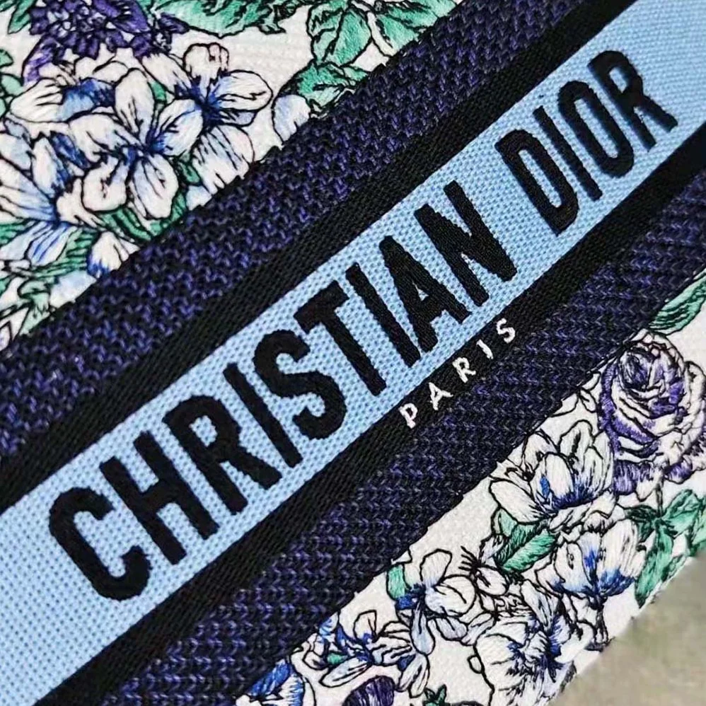 Dior Medium Lady D-Lite Bag White Multicolor Flowers Constellation Embroidery for Women Dior Medium Lady D-Lite Bag White Multicolor Flowers Constellation Embroidery for Women