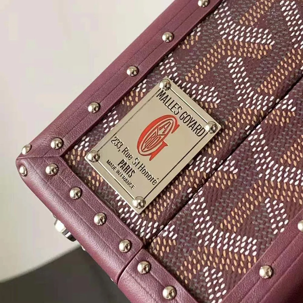 Goyard Sac Malle Grand Hôtel in Goyardine Canvas & Clamecy Calfskin for Women in Maroon Goyard Sac Malle Grand Hôtel in Goyardine Canvas & Clamecy Calfskin for Women in Maroon