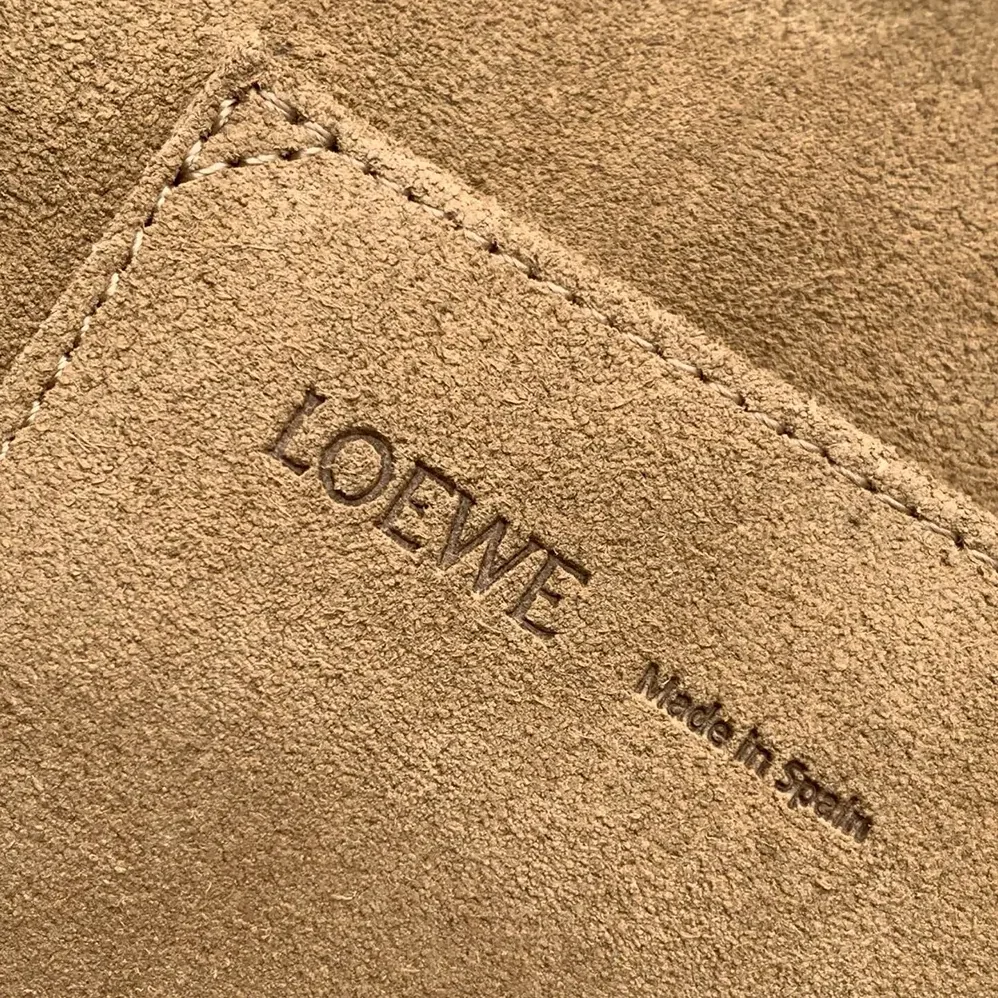 Loewe Medium Amazona 180 Bag in Suede for Women in Dark Chestnut