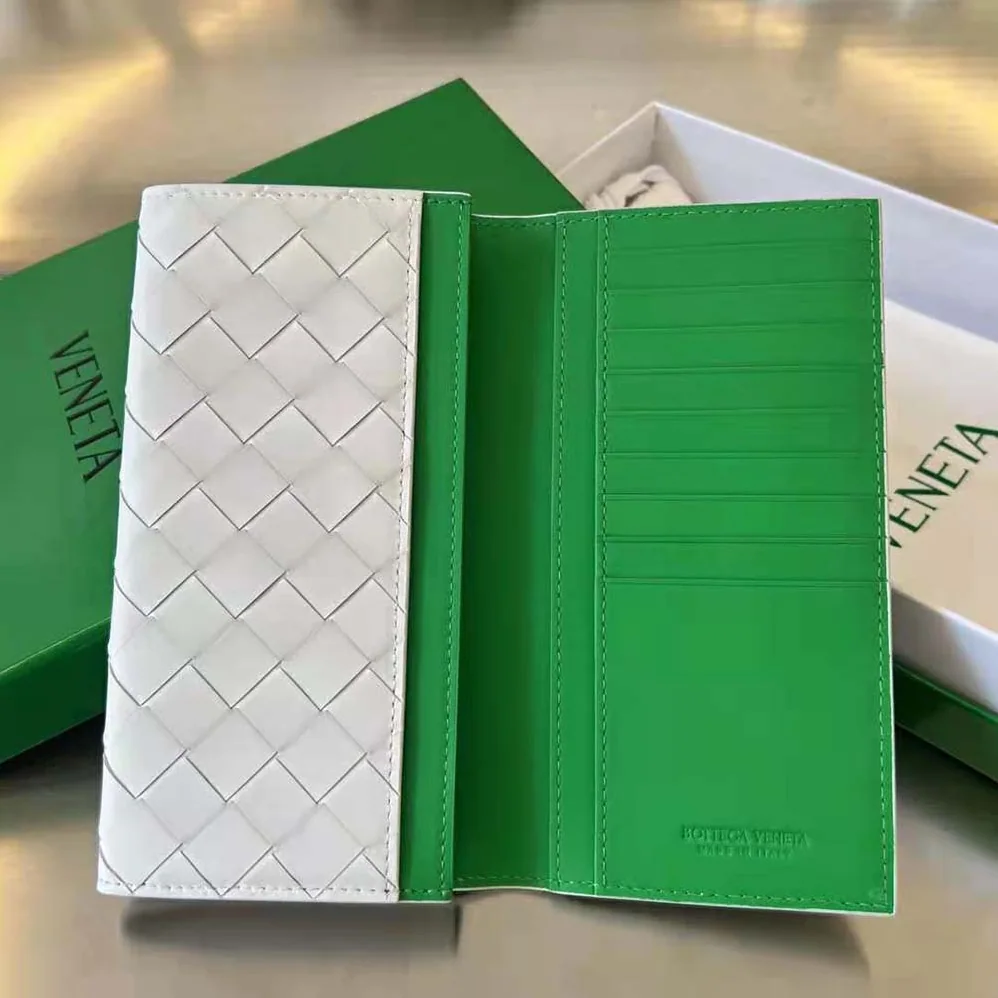 Bottega Veneta Long Intrecciato Wallet for Unisex in White Bottega Veneta Long Intrecciato Wallet for Unisex in White