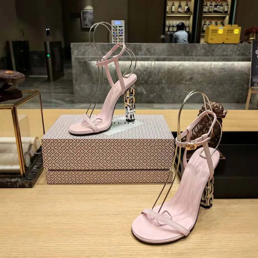 Givenchy G Cube Sandals in Leather for Women in Pink Givenchy G Cube Sandals in Leather for Women in Pink