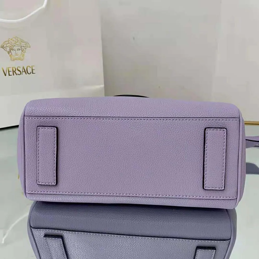 Versace La Medusa Medium Handbag Crafted From Premium leather for Women Versace La Medusa Medium Handbag Crafted From Premium leather for Women