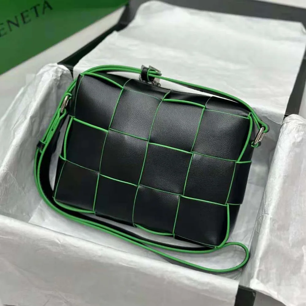 Bottega Veneta Cassette Camera Bag in Calfskin Leather for Men Bottega Veneta Cassette Camera Bag in Calfskin Leather for Men