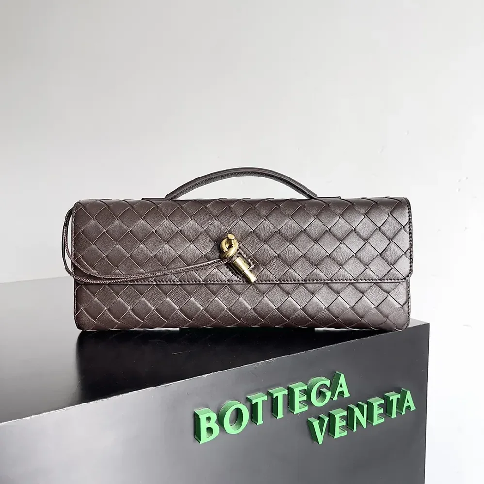 Bottega Veneta Andiamo Clutch in Supple Intrecciato Leather for Women in Burgundy Bottega Veneta Andiamo Clutch in Supple Intrecciato Leather for Women in Burgundy