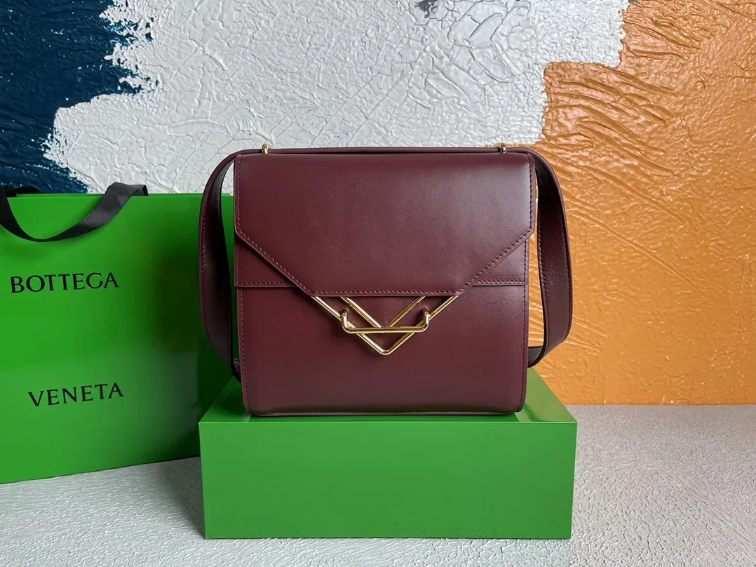 Bottega Veneta Clip Bag Purple