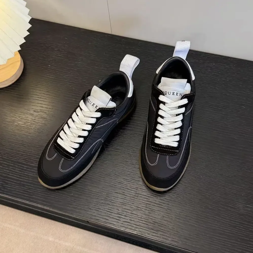 Alexander Mcqueen EC1 Sneaker in Black for Unisex in White Alexander Mcqueen EC1 Sneaker in Black for Unisex in White