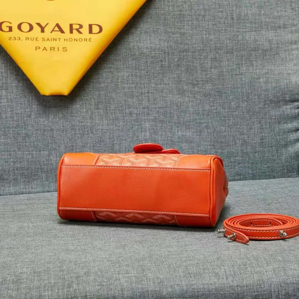 Goyard Sac Saïgon Souple Mini in Toile Goyardine & Chevroches Calfskin for Women in Orange Goyard Sac Saïgon Souple Mini in Toile Goyardine & Chevroches Calfskin for Women in Orange