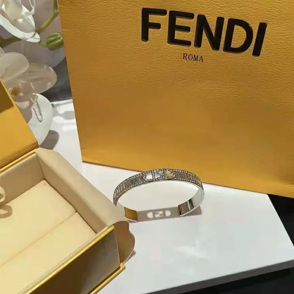 Fendi O'Lock Bracelet Silver for Women in Colored Bracelet Fendi O'Lock Bracelet Silver for Women in Colored Bracelet