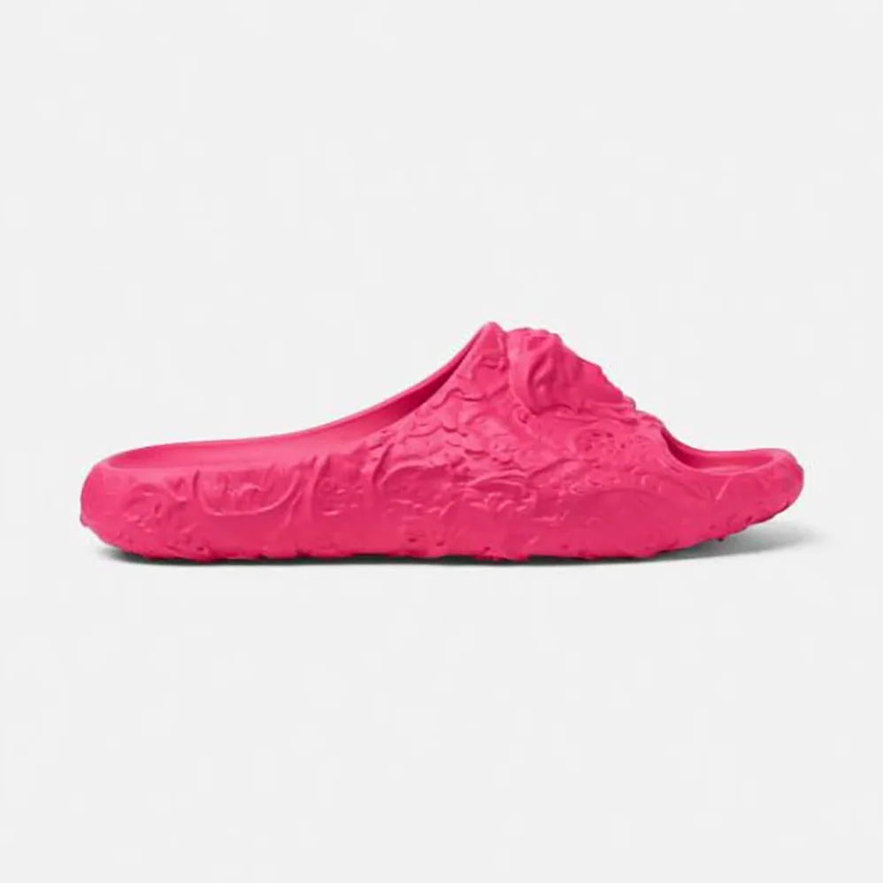 Versace Medusa Dimension Sliders for Unisex in Pink Versace Medusa Dimension Sliders for Unisex in Pink