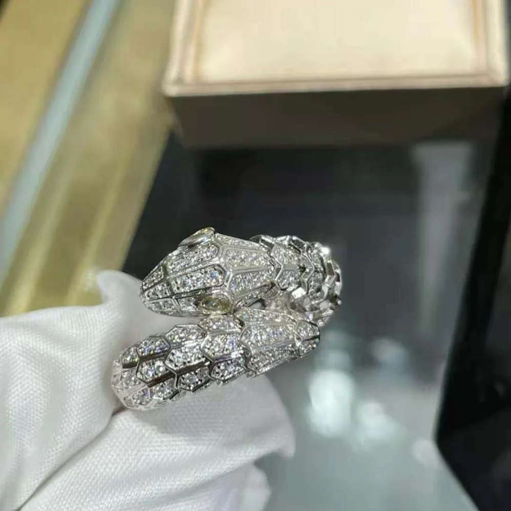 Bvlgari Serpenti 18 kt White Gold Ring Set for Women in Green Bvlgari Serpenti 18 kt White Gold Ring Set for Women in Green
